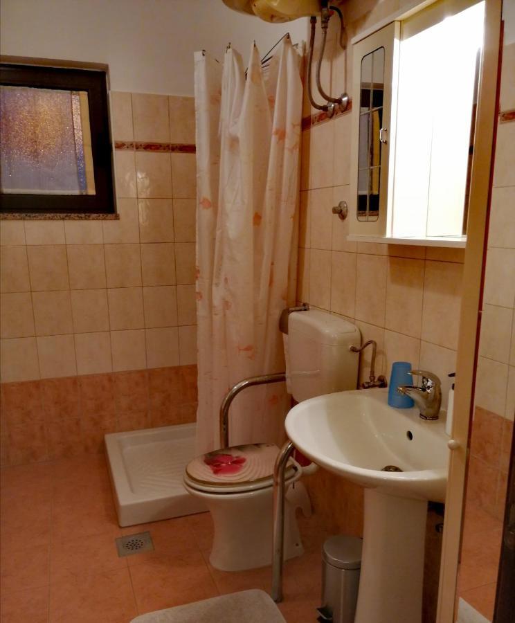 Room And Apartment Lea ロヴィニ エクステリア 写真