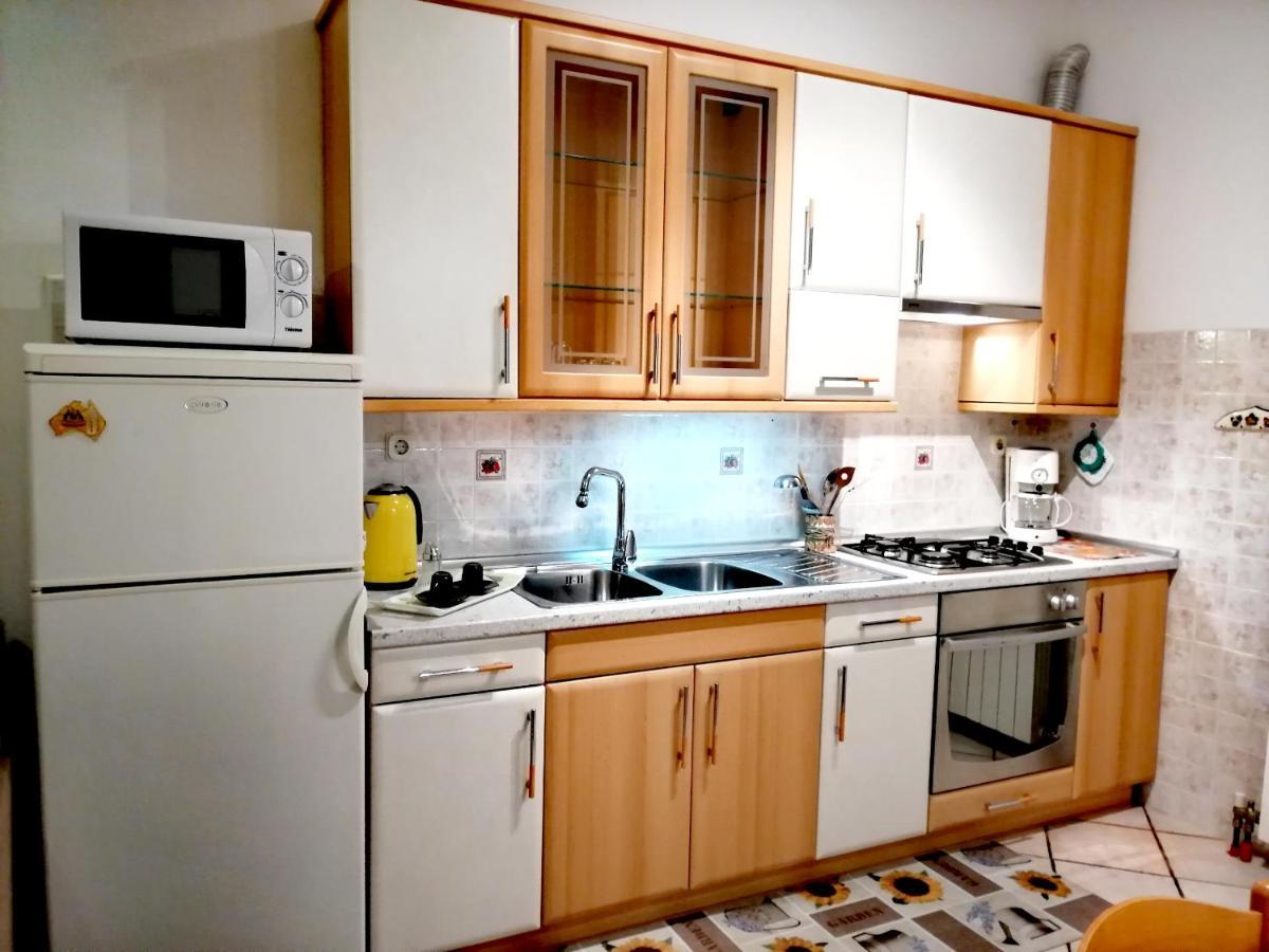Room And Apartment Lea ロヴィニ エクステリア 写真