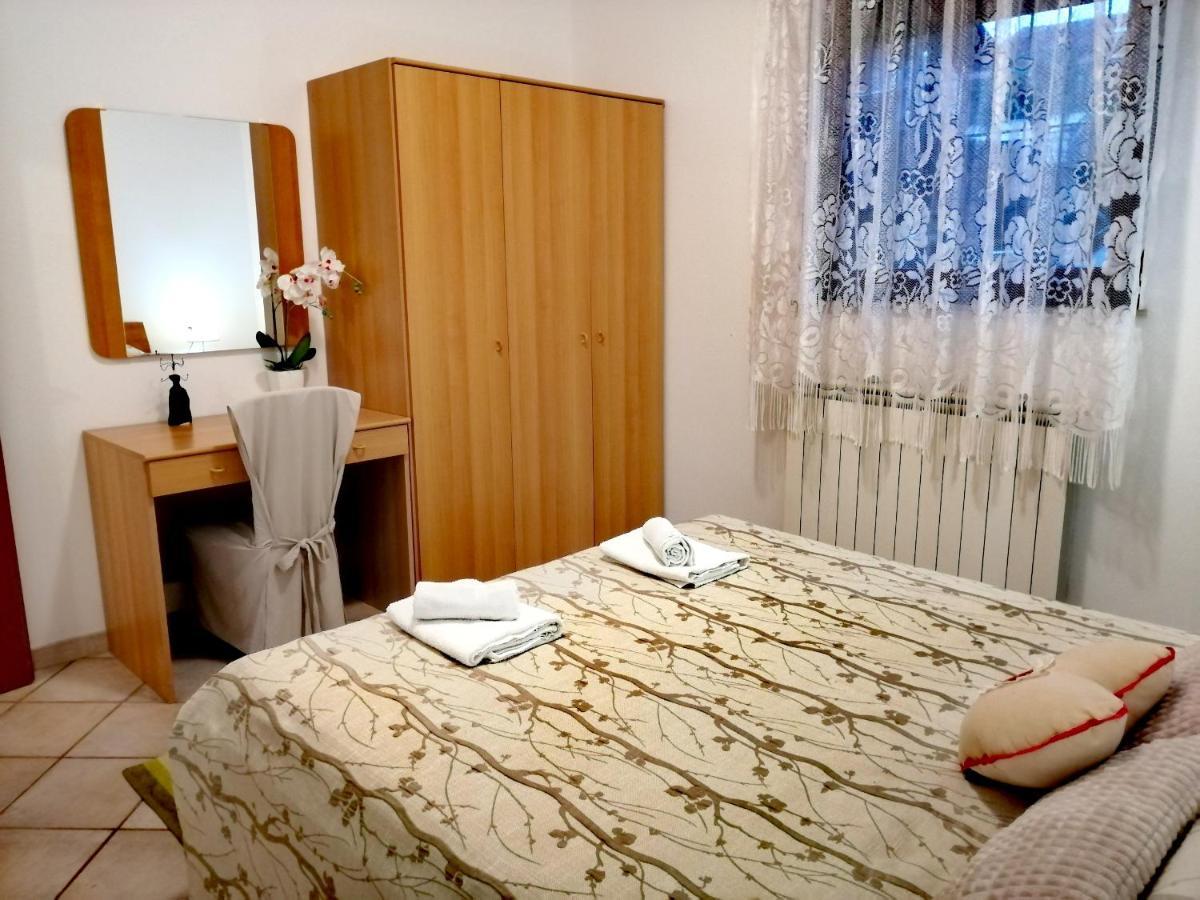 Room And Apartment Lea ロヴィニ エクステリア 写真